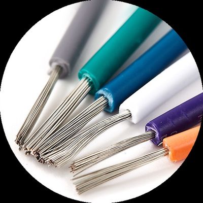 سلك الرصاص PFA المقاوم للكيماويات ومرن مع عزل كهربائي ممتاز لتطبيقات درجات الحرارة العالية